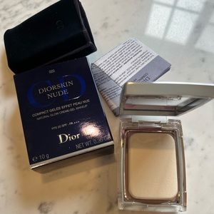 Dior compact gel foundation in 02